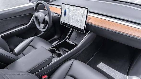 Model Y dashboard and 15.4 inch center screen